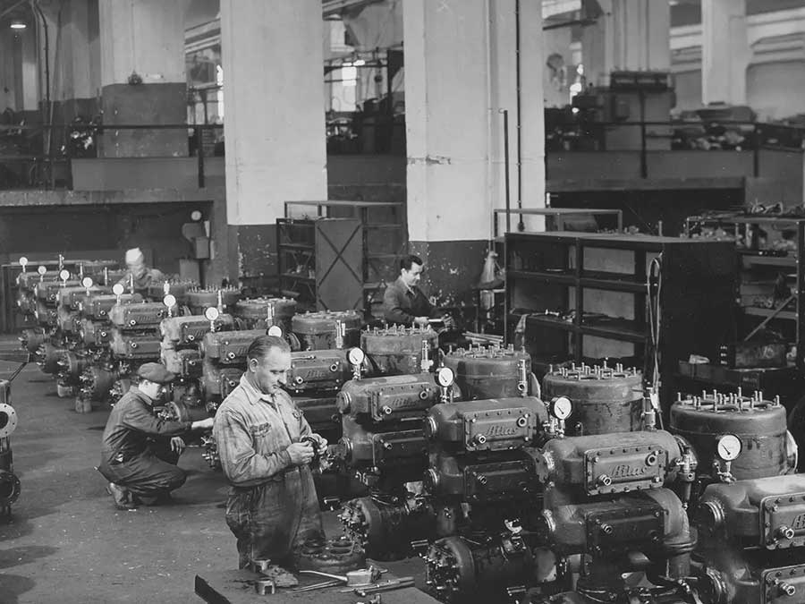 تاریخچه شرکت اطلس کوپکو و تجهیزات صنعتی قدیمی